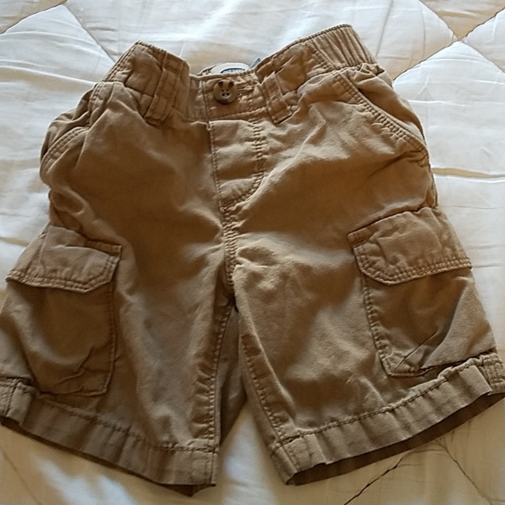 Old Navy Khaki Cargo Shorts (2T)